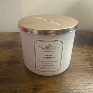 Bath & Body Works White Gardenia Large 3 Wick Candle White Barn 14.5oz